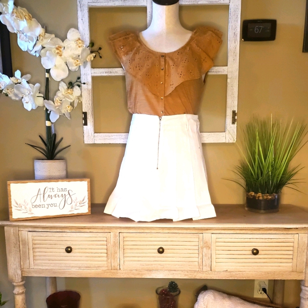 american eagle sleeveless top lace and buttons